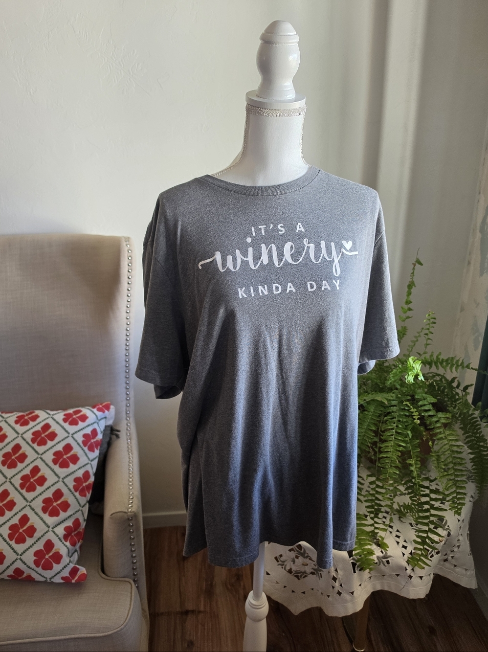 Gray "It's a Winery Kinda Day" Graphic Tee